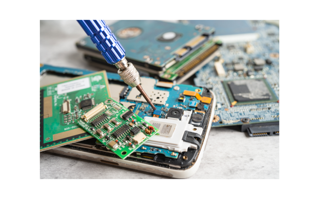 Your Old Phone Has Gold in It, and People Are Actually Digging It Out